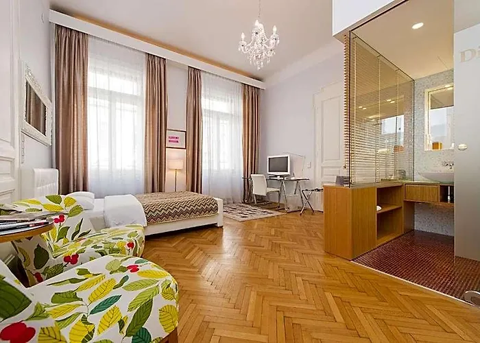 Rosa Linde - Comfort Rooms Wenen